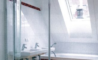 Fürdőszoba ferde tető