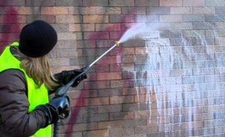 Graffiti tisztítása