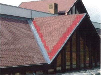 Felújított tetőfedés képe
