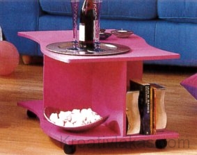 A merész stílus jegyé­ben fessük bútorainkat élénk rózsaszínre vagy lilára