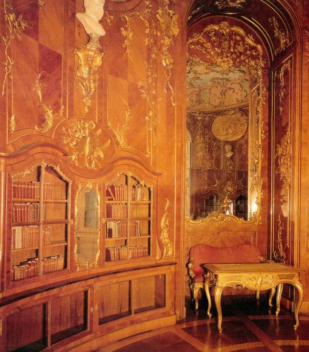 G. W. Von Knobelsdorff 1745-ben épült potsdami Sans Souci-palotájának könyvtára