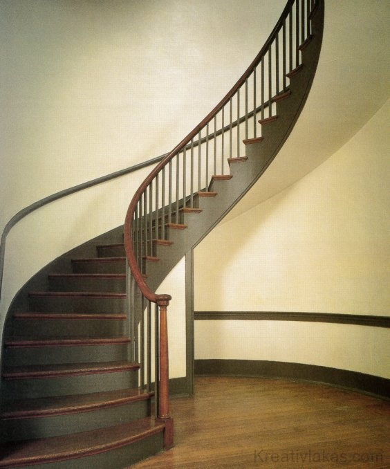Ívelt lépcső