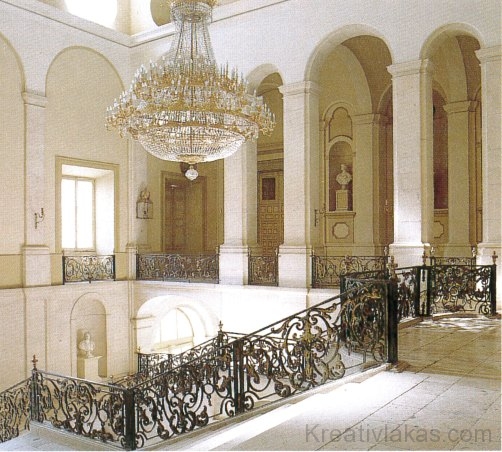A Palacio Real de Aranjuez fényűző lépcsője