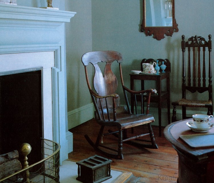  Mary Bowen 1820-as évekbeli hálószobájának tónusai (középzöld, fehér és natúr fa) a ház kisebb hálóhelyiségeit jellemzik