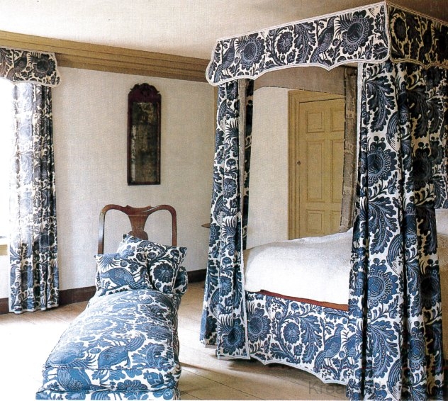 A Silas Deane-ház itt látható hálószobájában az ágykárpit