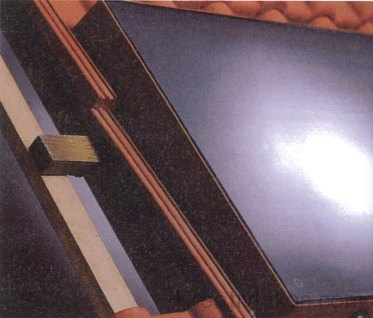 Két cserépsor méretű tetőkollektor beépített állapotban