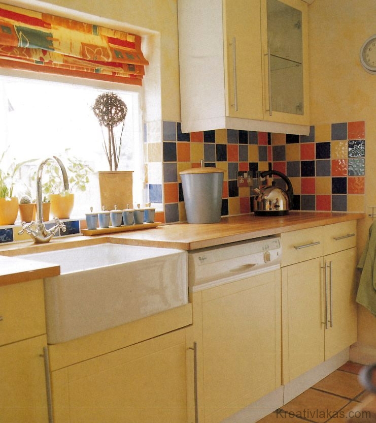 Modern formák és üde színek a konyhában