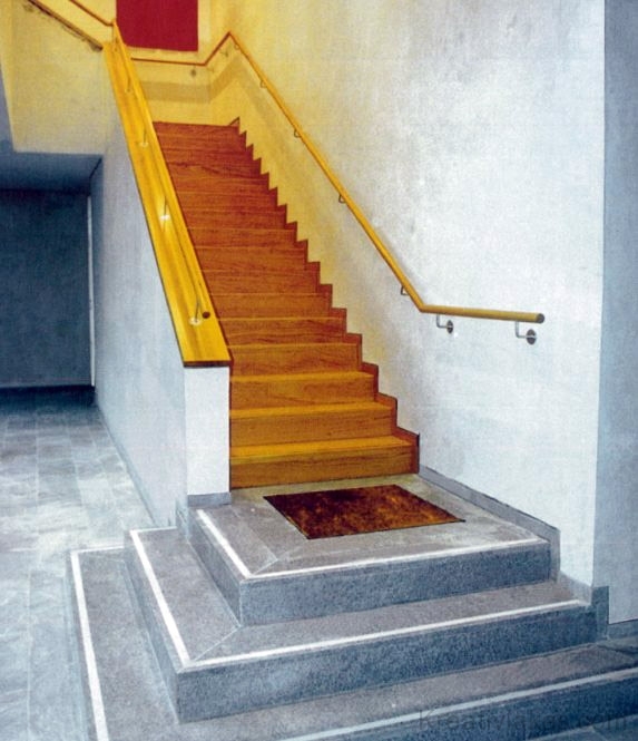 Egyenes kétkarú lépcső pihenővel 3.