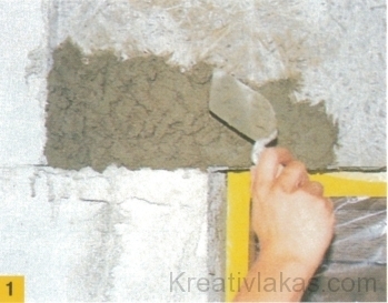 A faforgács építőlapok (OSB-lapok) teljes felületére fröcskölt cement alapvakolatot kell felhordani.